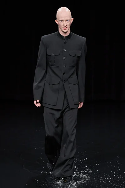 Look 4